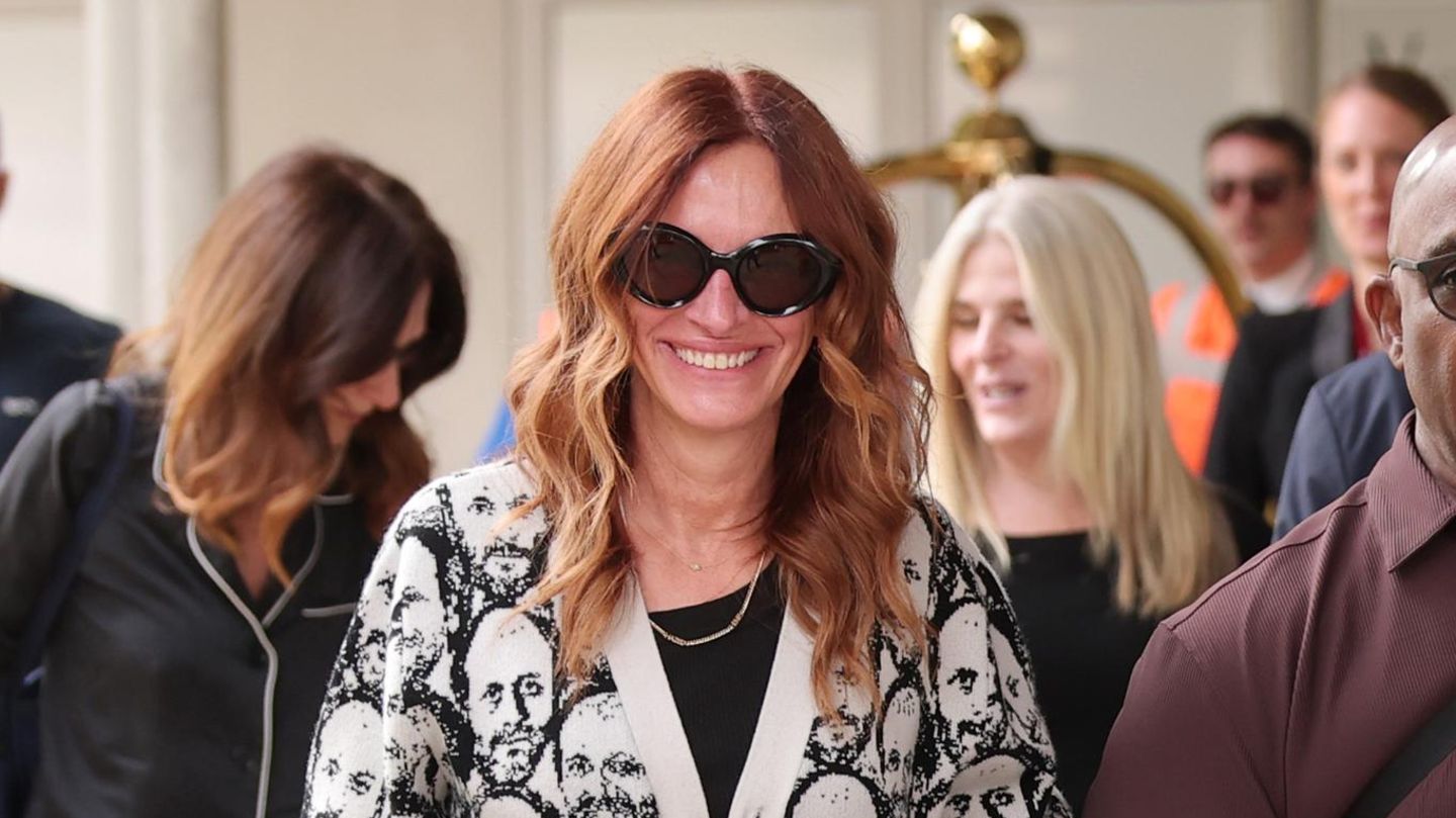 Julia Roberts: Ona slavi svoju premijeru Venecije s mnogim licima