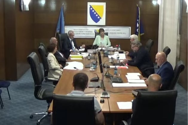 Prijevremeni izbori za predsjednika RS-a raspisani za 23. novembar, zanimljiva rasprava na sjednici CIK-a