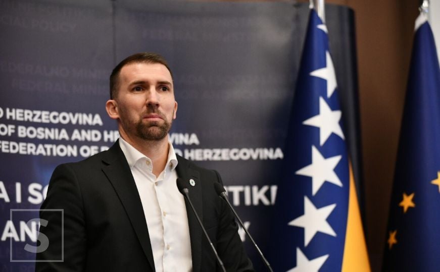 Delić pojasnio predložene izmjene Zakona o PIO: “Penzija se stiče iz rada, a ne kroz statuse”