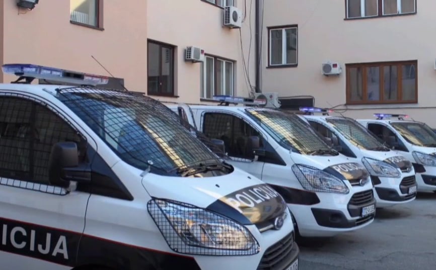 Određen pritvor maloljetniku zbog pokušaja ubistva: U školskom dvorištu nožem povrijedio vršnjaka