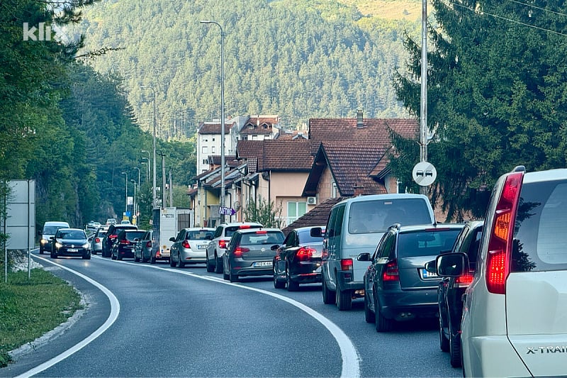 Ponovo saobraćajni “čep” u Konjicu, kolona vozila duga nekoliko kilometara