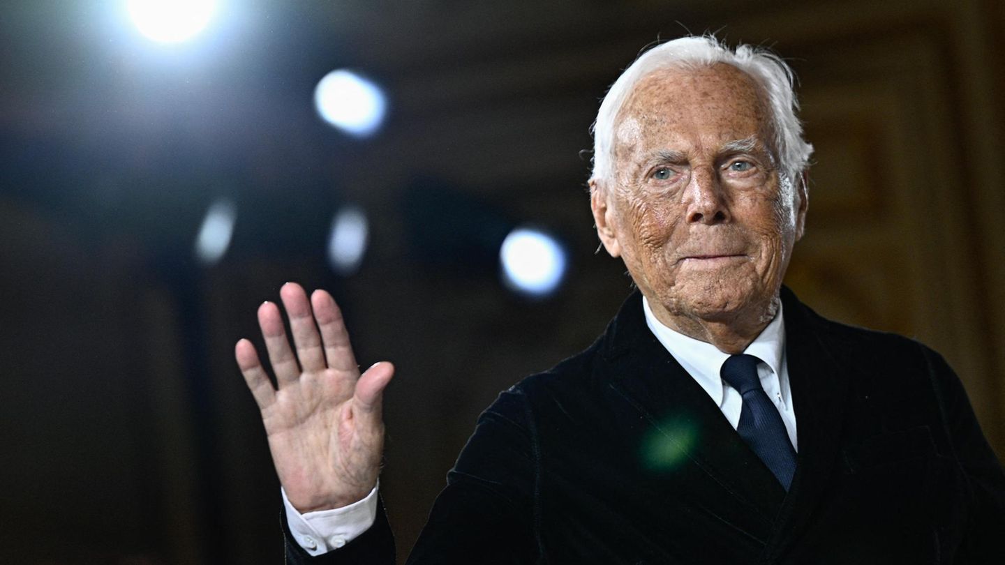 Giorgio Armani (†): listing u Milanu! Donatella Versace pokazuje mu čast