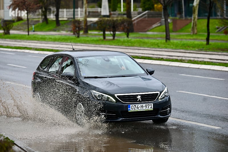 U suncu uživamo još nekoliko dana, a onda nam dolaze kiša, pljuskovi i grmljavina