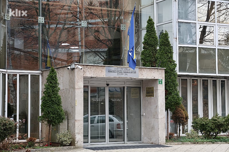 Radnici Porezne uprave FBiH se požalili na mobing: Traže povećanje plata i klima uređaje u prostorijama