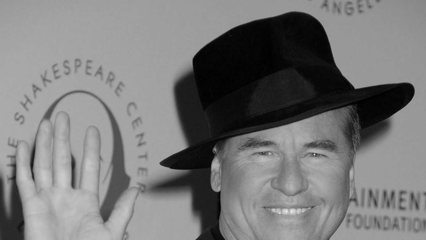 Val Kilmer: Zvezde ga počastite u pogrebnoj službi