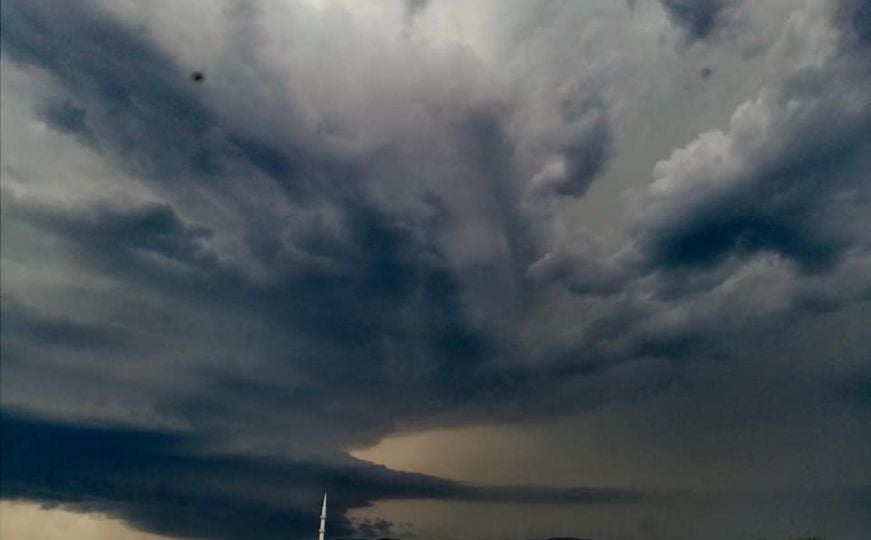 I bh. meteorolozi izdali narandžasto upozorenje: Čekaju nas obilnije padavine!