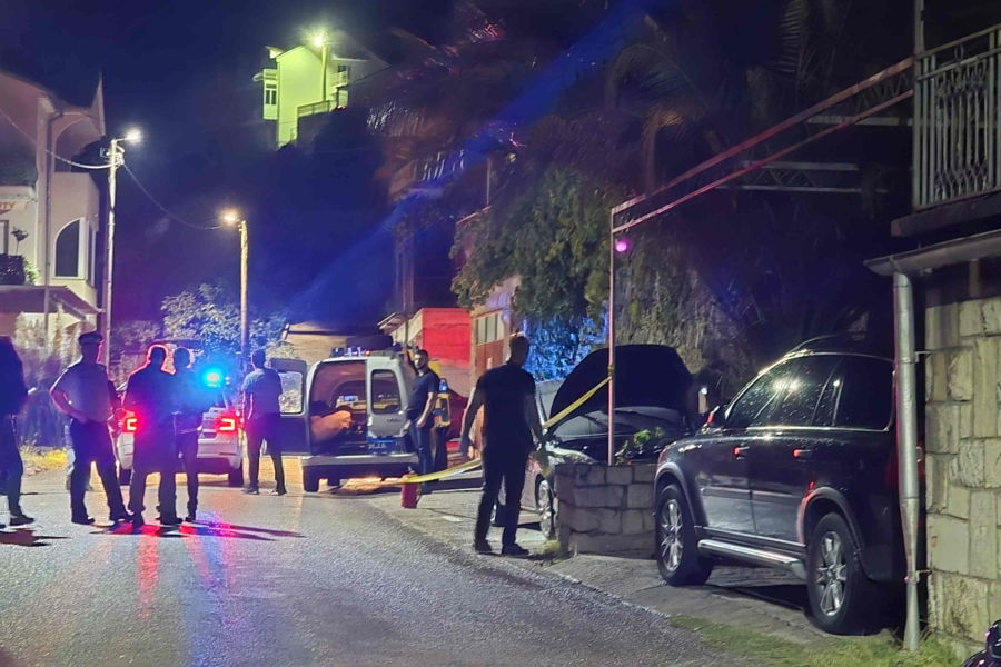 PREKRIVEN CERADOM: Zapaljeni auto Nebojše Vukanovića prevezen pred zgradu policije, on ne vjeruje u njihov rad… (FOTO)