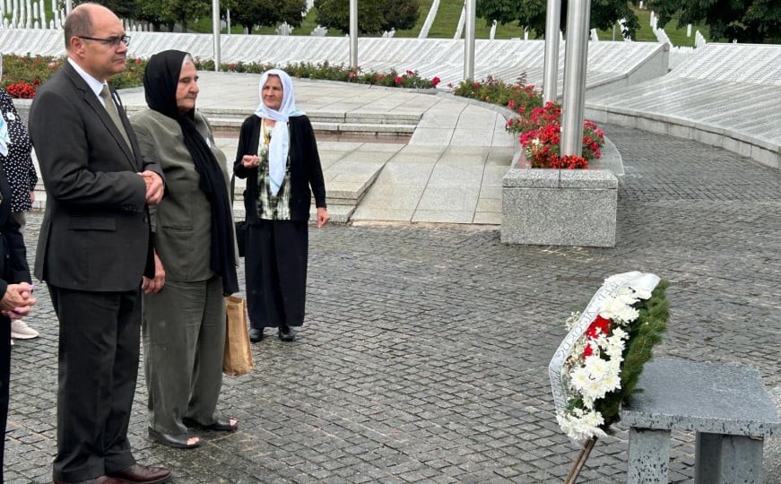 Schmidt u Srebrenici: Sastao se sa Majkama Srebrenice, Durakovićem, Suljagićem…