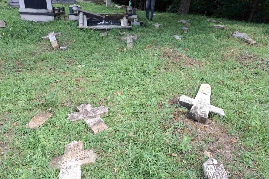 POZDRAVILI SOLIDARNOST ZAJEDNICE: OSCE oštro osudio čin vandalizma na pravoslavnom groblju u Pečuju