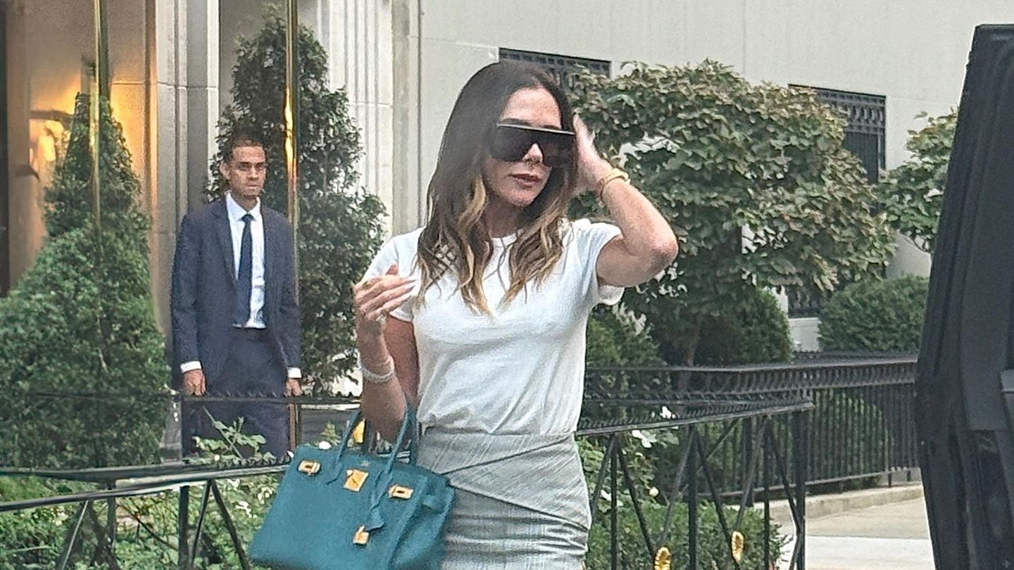 Modni izgled: Victoria Beckham kombinira dvije navodne kontradikcije u vašem izgledu