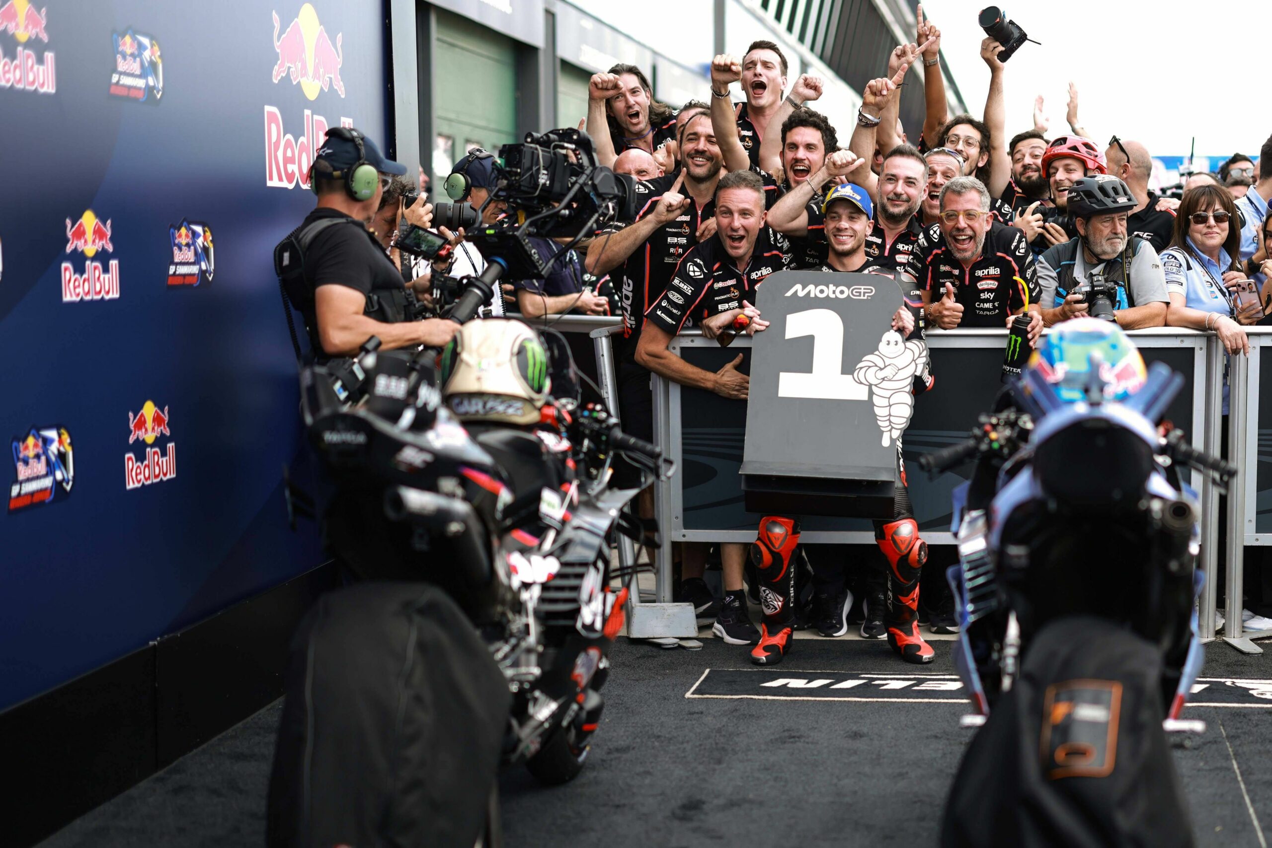 Marc Marquez pada za vrijeme sprinta u Misanu, Marco Bezzecchi pobjeđuje